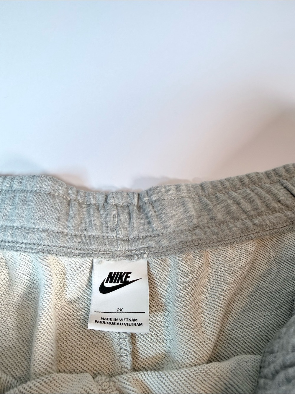 Nike Women’s 2X Gray Fleece Drawstring Athletic Shorts - Picture 3 of 4